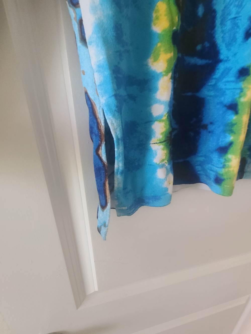 Peck & Peck Blue Tie-Dye Leopard Print Rhinestone V-Neck Long Sleeve Top - Picture 7 of 7